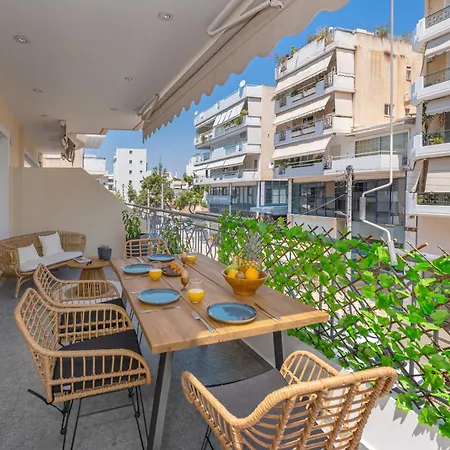 Luxurious Coastal Retreat In Central Glyfada-2