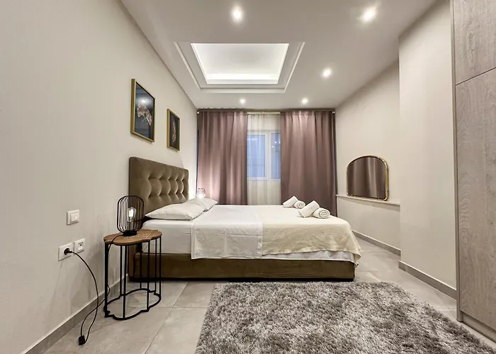 Contemporary & Spacious Renovated , Dt Syntagma, /Touristic Area